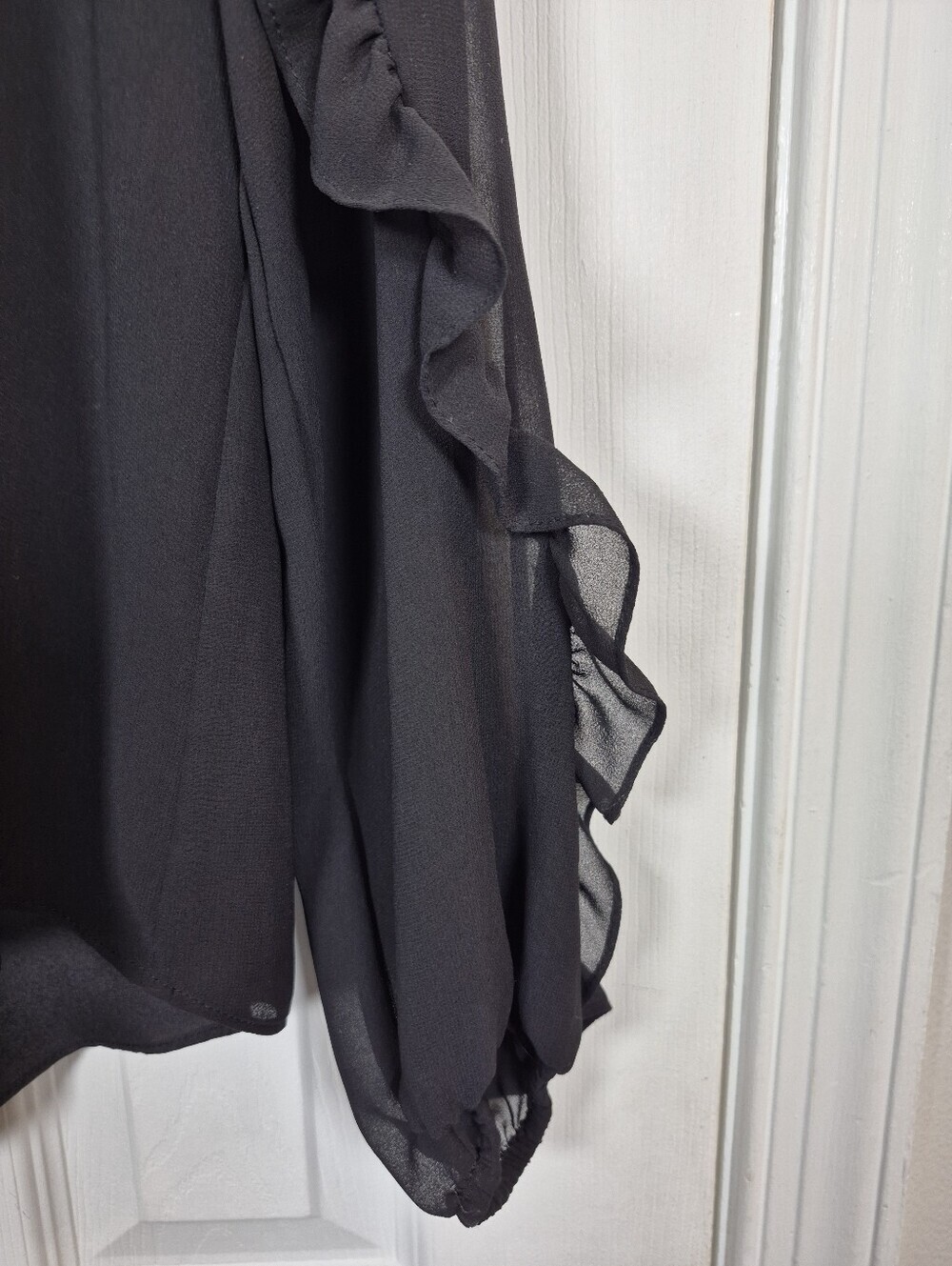 Calvin Klein Black Ruffle V-Neck Chiffon Blouse Size M - Picture 5 of 6